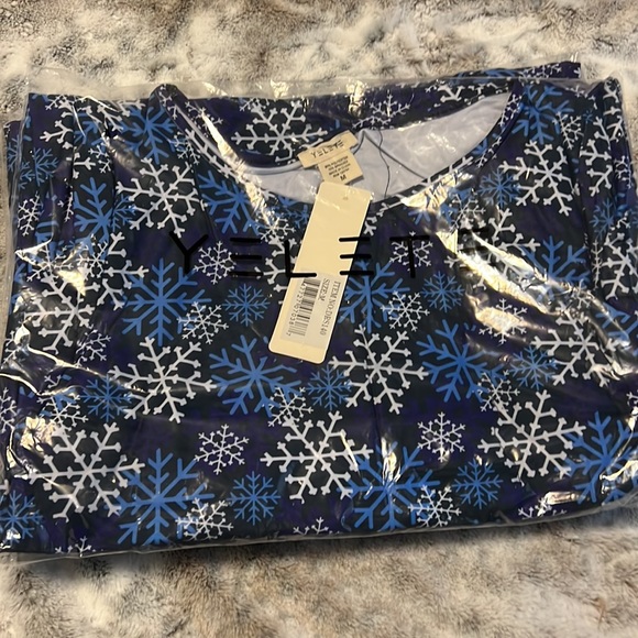 NWT Snowflake Dress - With Pockets! - Picture 3 of 4